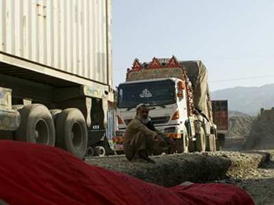 Οι Ταλιμπάν πίσω από την επίθεση σε νατοϊκά βυτιοφόρα